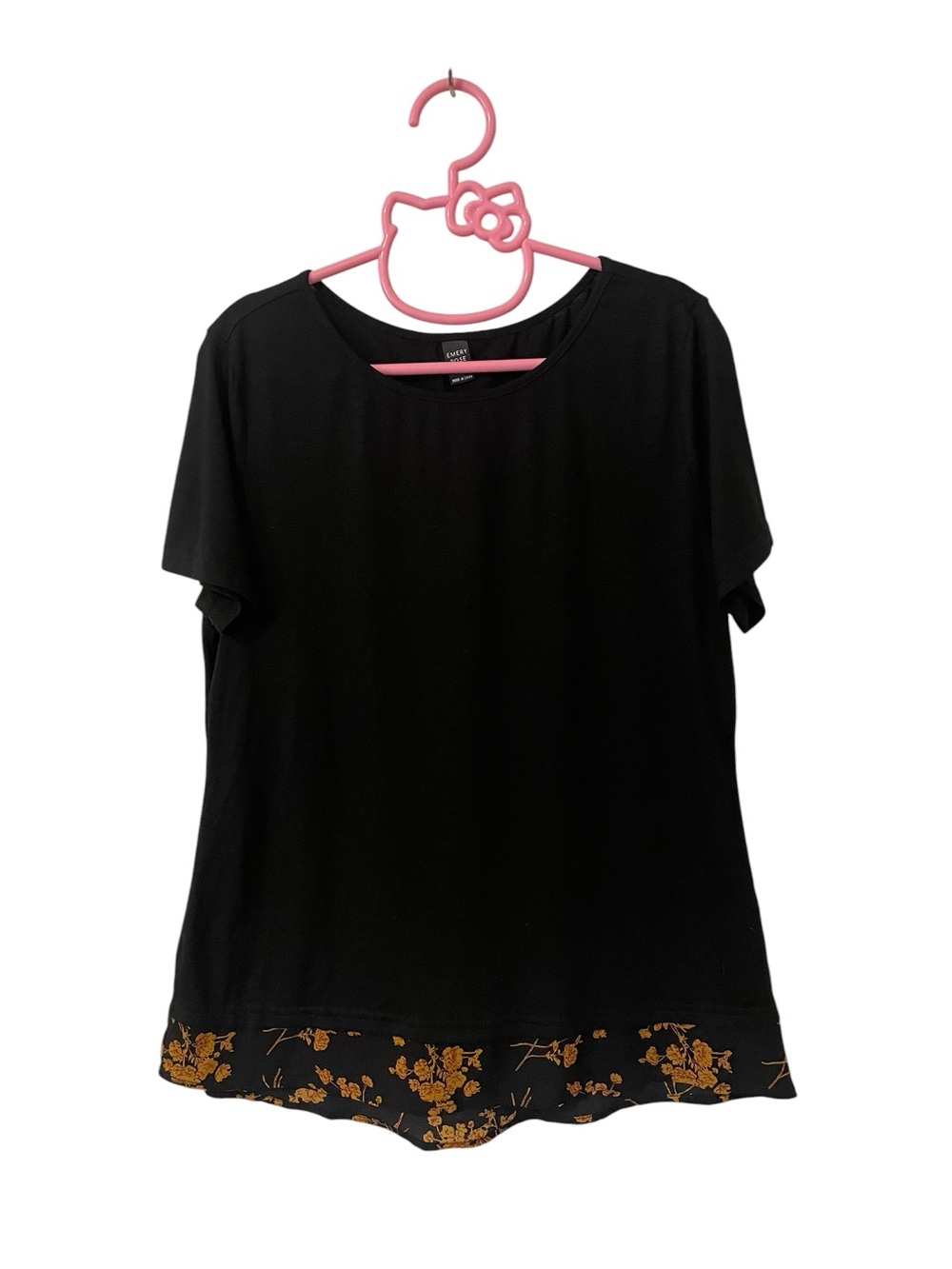 🆕 Emery Rose short sleeve top